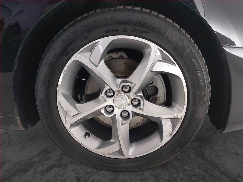 Peugeot 508 (2011) 2.0 HDi, Xenony, Tempomat - fotka 15 z 18