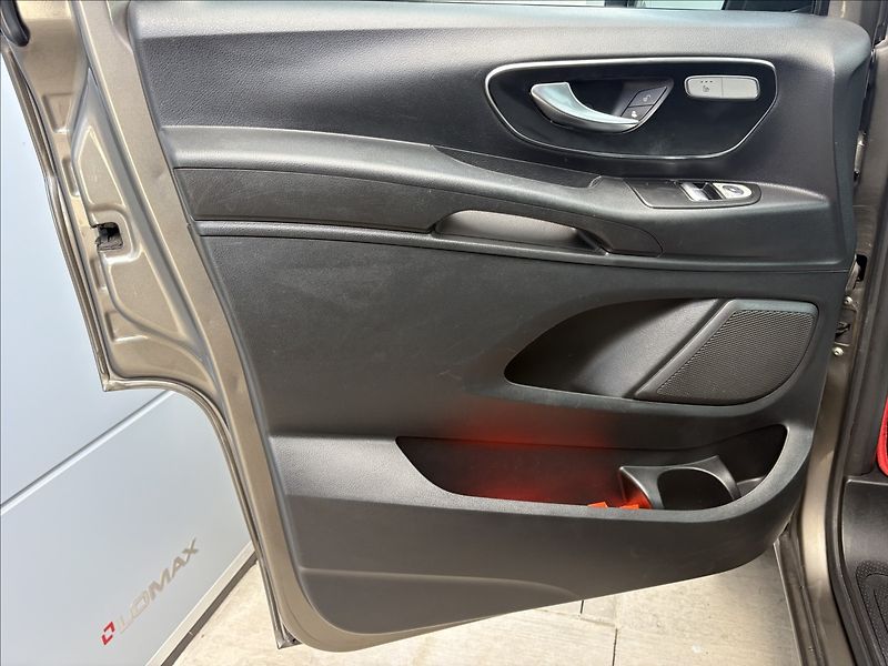 Mercedes-Benz Vito 2,1 140 kw 4x4 L 8 míst servis - fotka 15 z 29