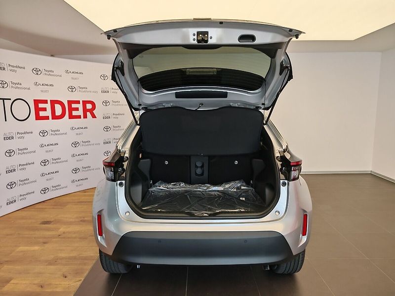 Toyota Yaris Cross 1.5 TNGA HEV CVT Style 2x4 - fotka 8 z 36
