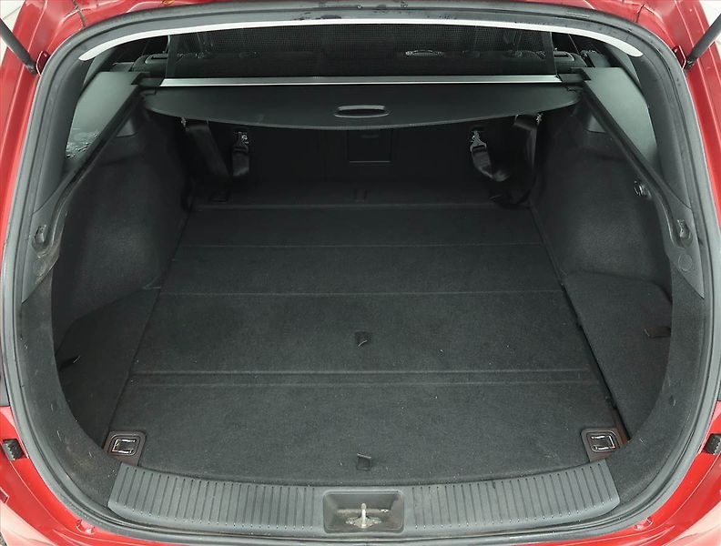 Hyundai i30 (2018) 1.4 T-GDI, Tempomat - fotka 13 z 16
