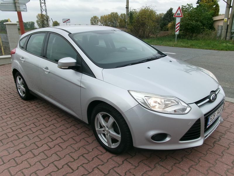 Ford Focus 1,0 ECOBOOST AC ROZVODY - fotka 9 z 28
