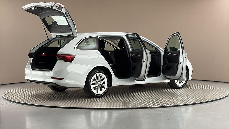 Škoda Octavia 2.0 TDI Style Combi - fotka 6 z 25