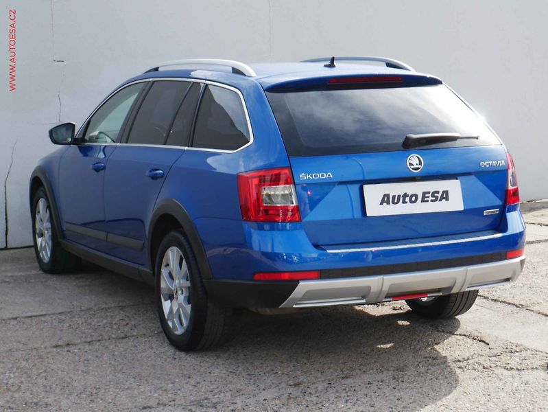 Škoda Octavia (2015) 2.0 TDi 4x4, DSG, xenon, navi - fotka 4 z 18