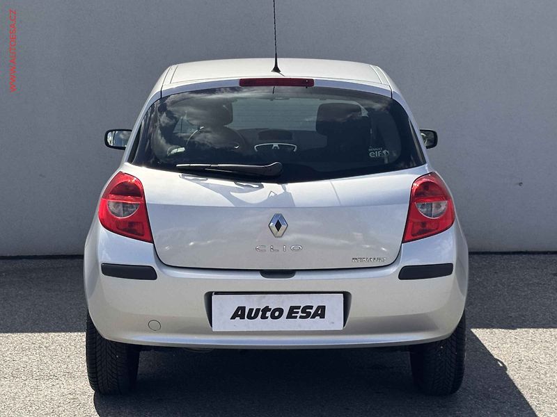 Renault Clio (2007) 1.2i, AC - fotka 5 z 12