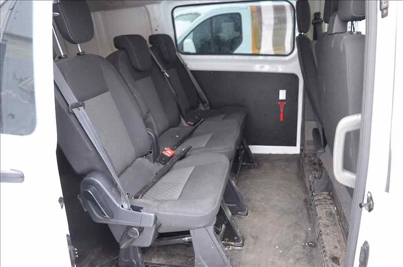 Ford Transit (2022) CUSTOM 2,0 D - fotka 10 z 17