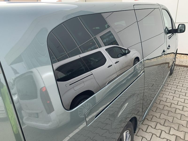 Toyota ProAce Verso VERSO L2 VIP 7S SKYVIEW 2L AT - fotka 24 z 27