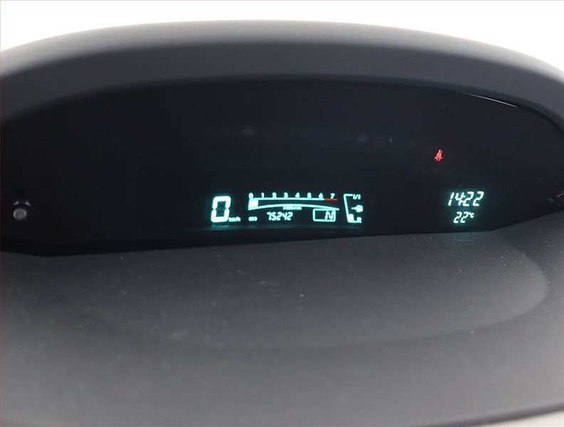 Toyota Yaris (2007) 1.3 VVT-i, Automat - fotka 11 z 19