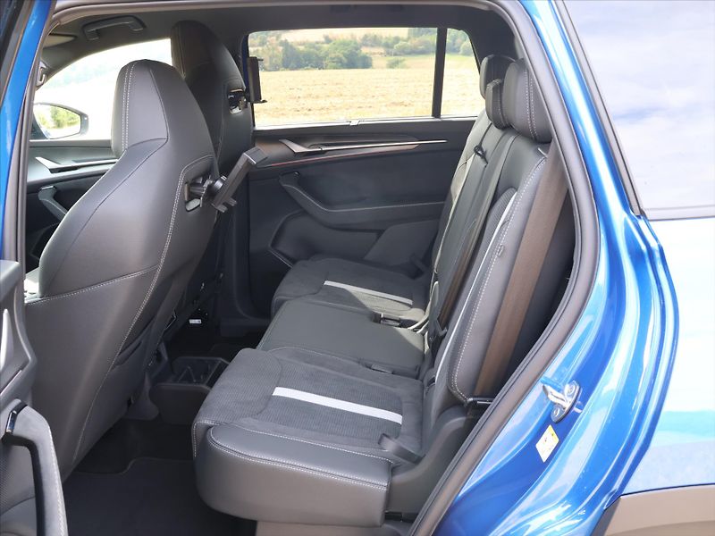 Škoda Kodiaq 2,0 TDI DSG 4x4 Sportline 7-Mí - fotka 15 z 34