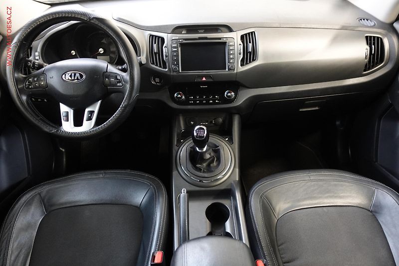 Kia Sportage (2014) 2.0CRDi 4x4, Xenon, navi - fotka 8 z 22