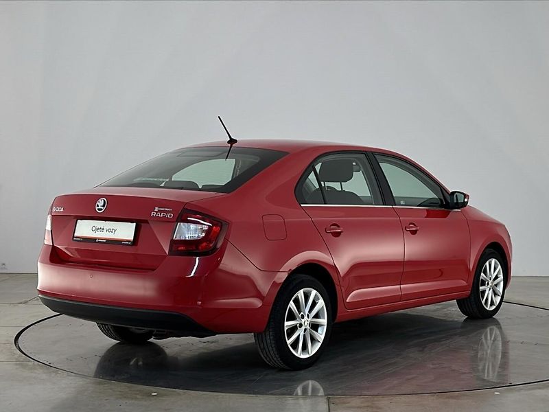 Škoda Rapid Style - fotka 2 z 28