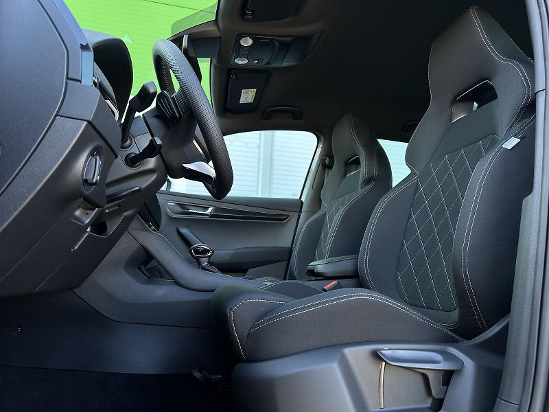 Škoda Karoq 2.0TDi 4x4 DSG 150PS Sportline - fotka 14 z 46