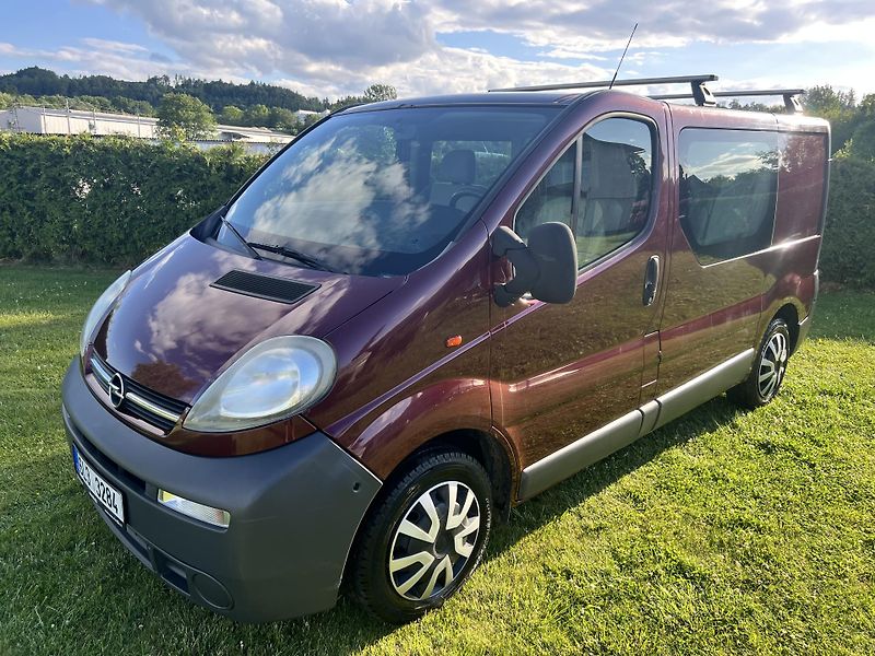 Opel Vivaro 1.9CDTI 74KW,5 MÍST,KLIMA,TZ - fotka 3 z 39