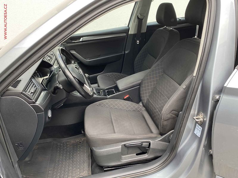 Škoda Superb (2015) 2.0 TDi, ČR, Active - fotka 9 z 16