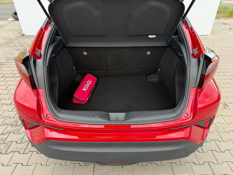 Toyota C-HR 1.8 HSD e-CVT Comfort - fotka 10 z 27