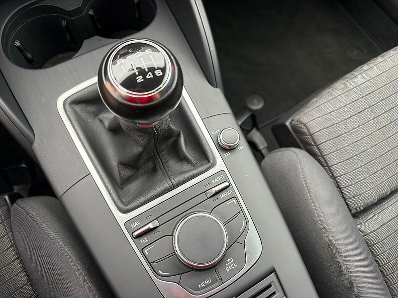 Audi A3 1.4 TFSi Ambition - fotka 16 z 21