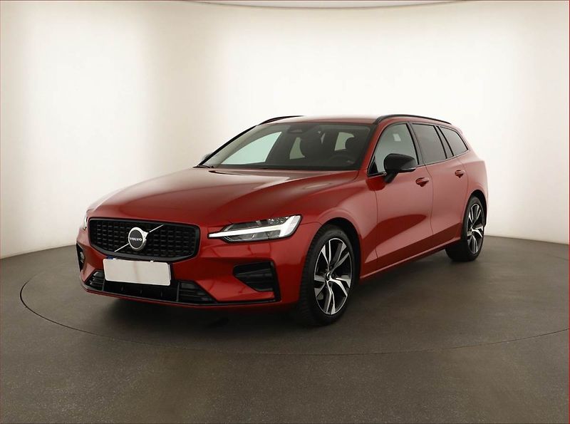 Volvo V60 (2024) B4 - fotka 2 z 17