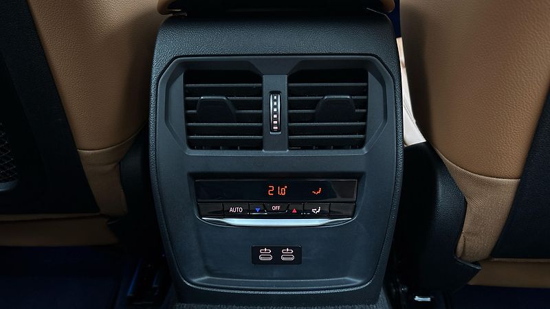 BMW Řada 3 320e AUT Luxury Line - fotka 19 z 27