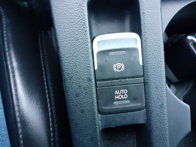 Volkswagen Passat Variant (2015) 2.0 TDi 176 Kw 4x4 DSG - fotka 21 z 47