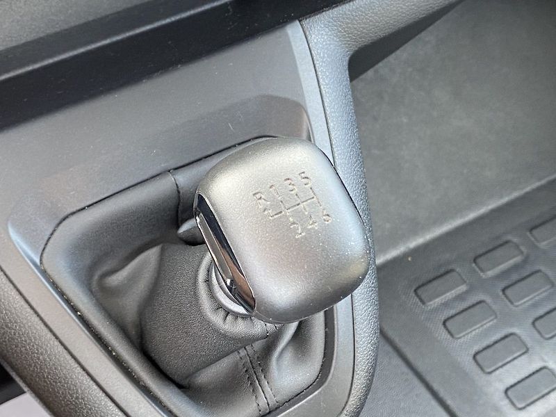 Toyota ProAce Verso 2.0D, ČR, Business L2, 8 míst - fotka 20 z 23