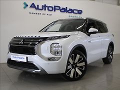 Mitsubishi Outlander 2,4 PHEV AWD Instyle TAŽNÉ - fotografie inzerátu