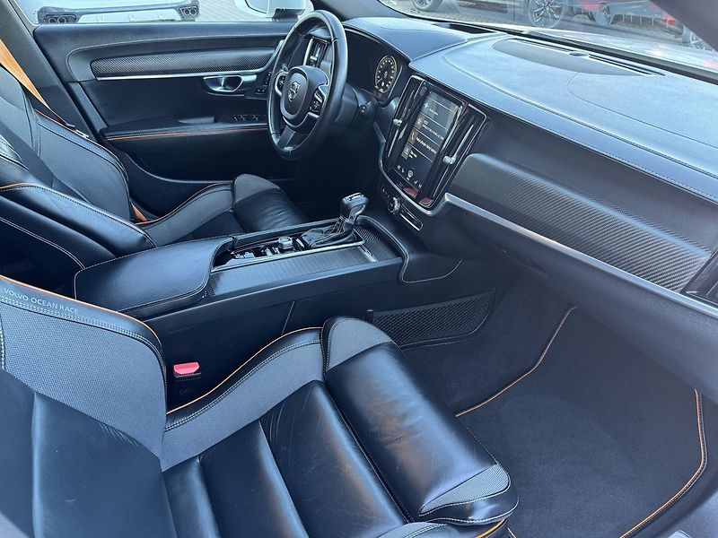 Volvo V90 (2018) 2.0D AWD Ocean Race LED - fotka 14 z 46