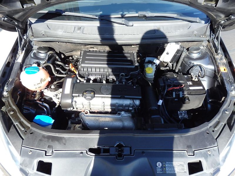 Škoda Fabia 1.4 16V KLIMATIZACE, ASR - fotka 13 z 24