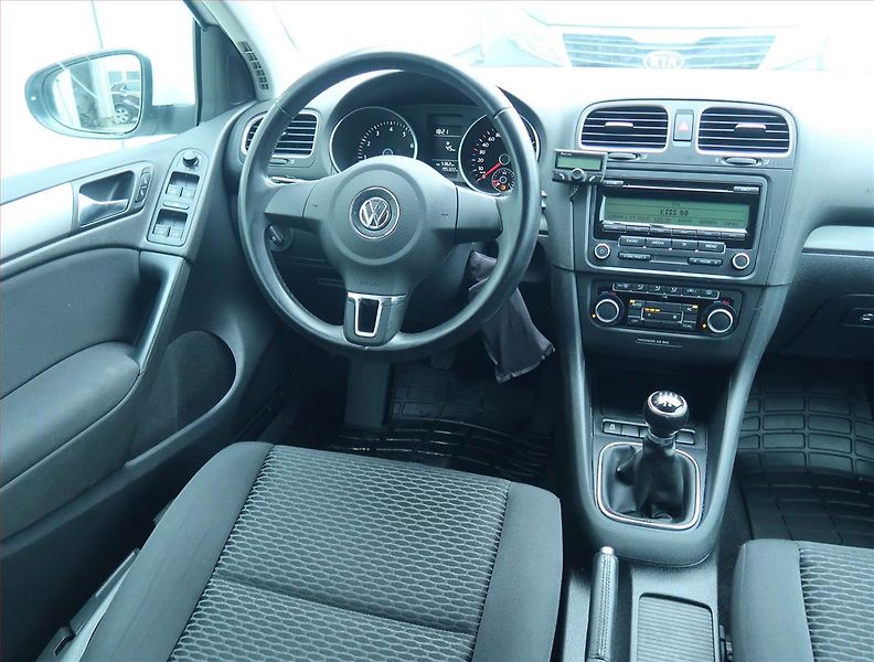 Volkswagen Golf (2011) 1.2 TSI, ČR,1.maj, Tempomat - fotka 7 z 15