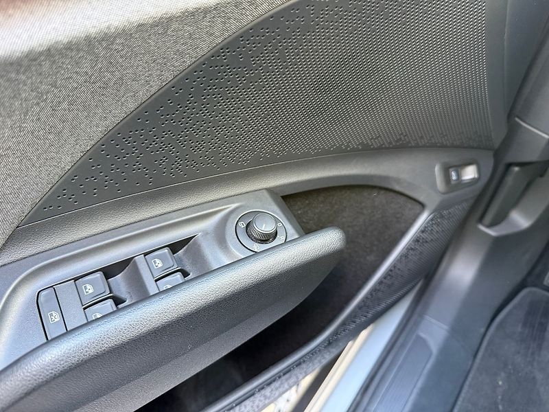 Škoda Enyaq 82 kWh / LOFT / Matrix LED/ Te - fotka 37 z 43