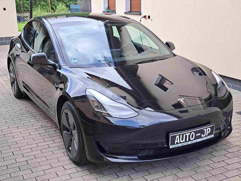 Tesla Model 3 RWD LED ACC 18ALU NAVI  SOH92% - fotka 2 z 16