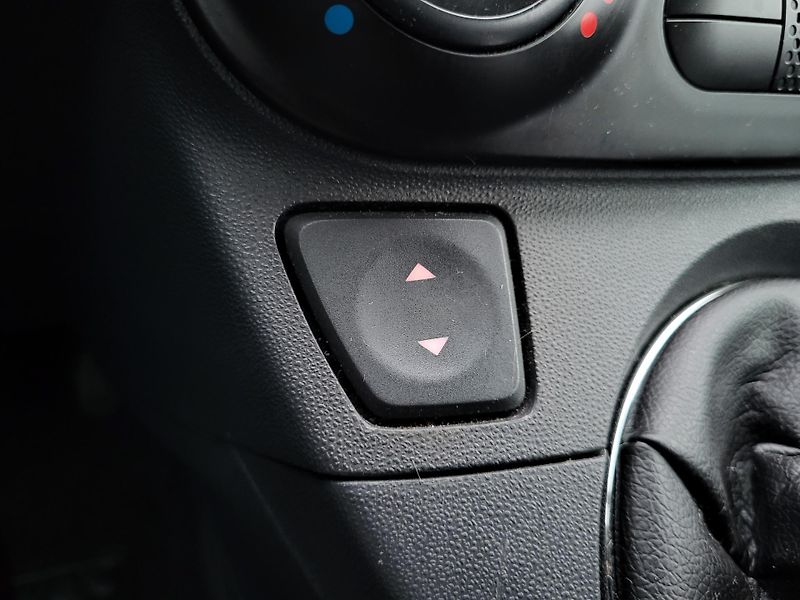 Fiat 500 1.2 i 8V 51kW CABRIO - fotka 15 z 35