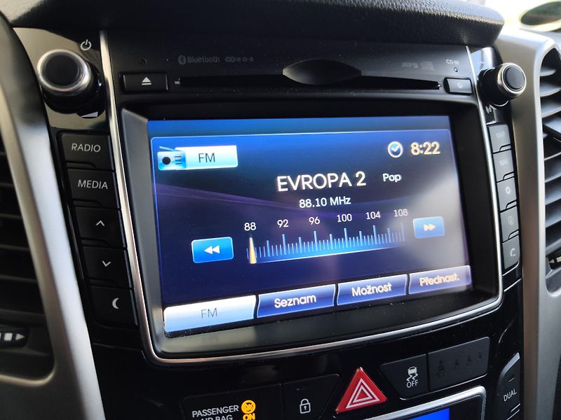 Hyundai i30 (2014) 1.6GDi 99kW Premium - fotka 17 z 23