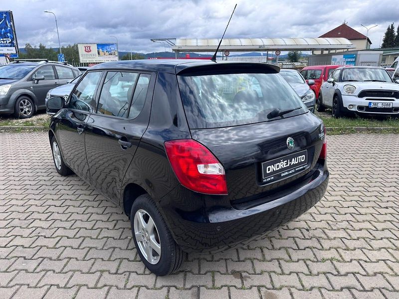 Škoda Fabia (2010) 1,4i 16V 63 KW 2.MAJ KILOMETRY - fotka 4 z 50