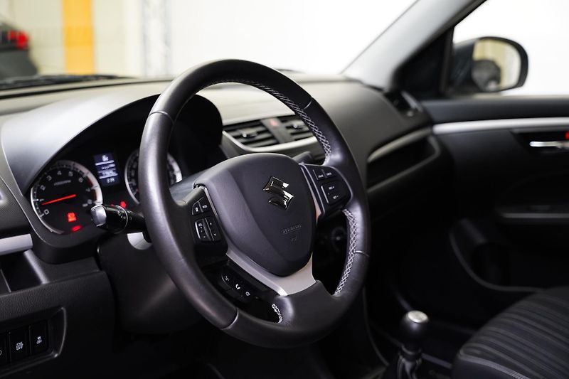 Suzuki Swift - fotka 14 z 27