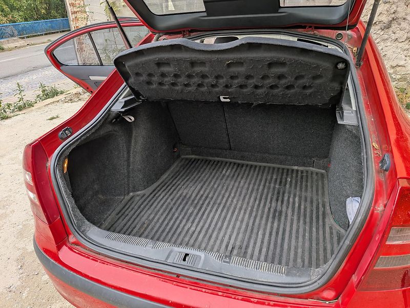 Škoda Octavia (2008) Škoda Octavia, 1.6 MPI - havar - fotka 11 z 13