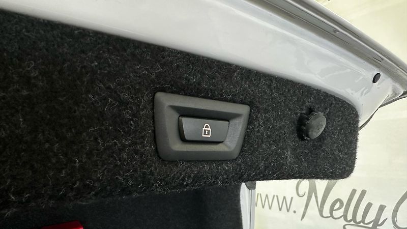 BMW Řada 5 XDIRVE/SPORT LINE/2 SADY GUM - fotka 22 z 55