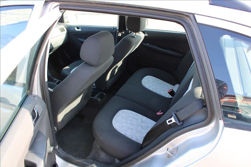 Škoda Fabia 1,2 i  KLIMA, ROZVODY - fotka 11 z 22
