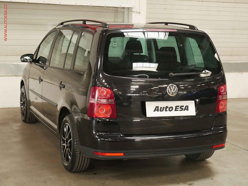 Volkswagen Touran (2007) 1.9TDI - fotka 4 z 15
