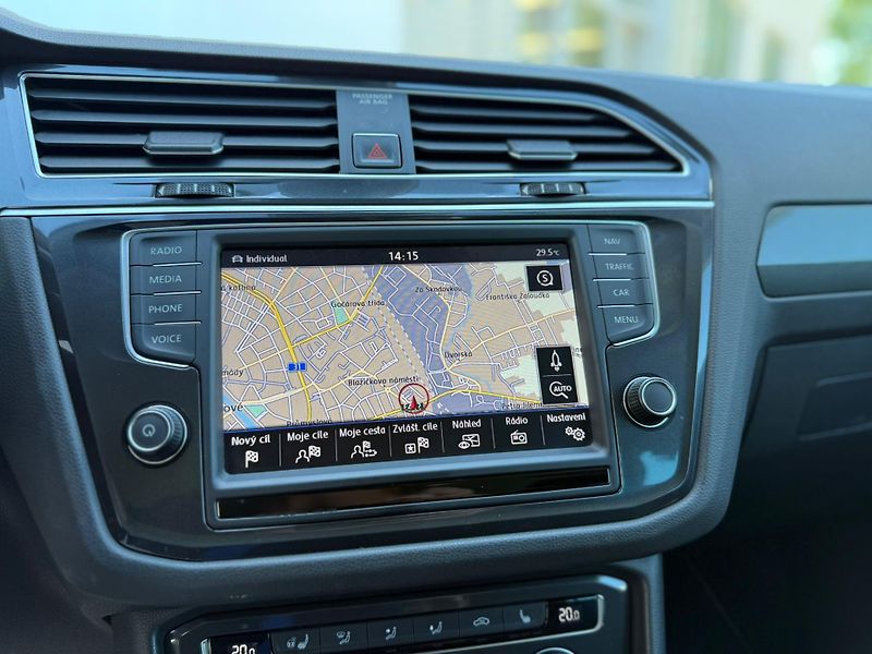 Volkswagen Tiguan Highline 2.0 TDI 140kw DSG 4x4 - fotka 14 z 26