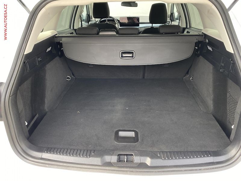 Ford Focus (2023) 1.5 EcoBoost, Active, AT, LED - fotka 7 z 19