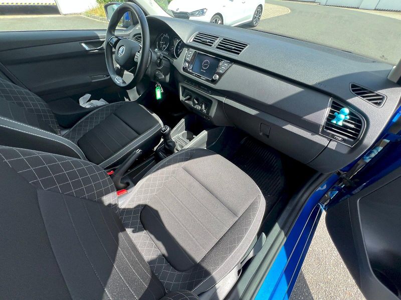 Škoda Fabia (2022) kombi Ambition 1.0 TSI 70 kW 5 - fotka 18 z 28