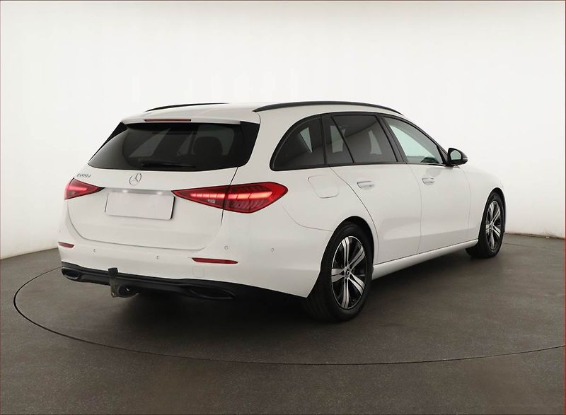 Mercedes-Benz Třídy C (2022) C 200 d - fotka 5 z 27