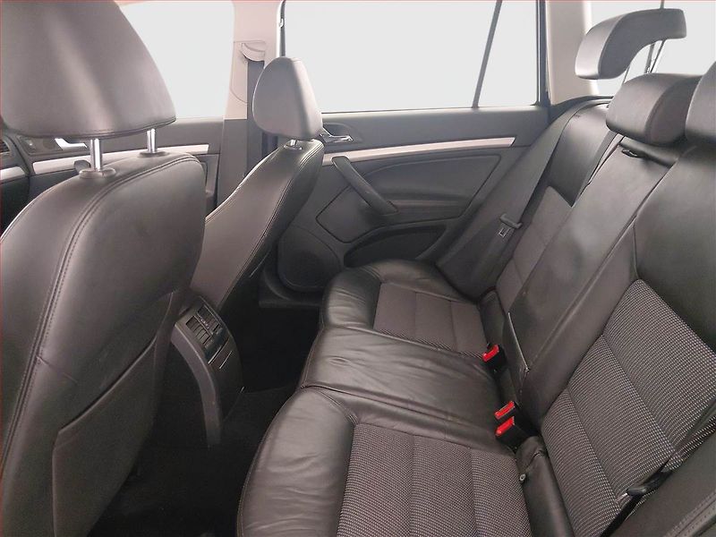 Škoda Octavia (2011) Elegance 2.0 TDI, Serv.kniha - fotka 10 z 19