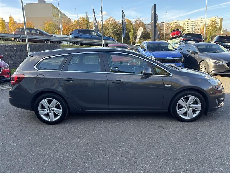 Opel Astra 1,7 CDTi 81kW Cosmo NAVI TAŽNÉ - fotka 6 z 34