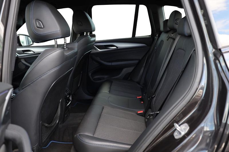BMW X3 xDrive30d - fotka 14 z 15