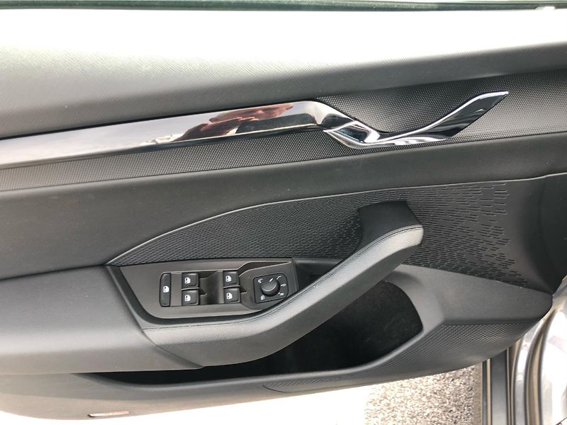 Škoda Octavia COMBI 2.0 TDi DSG 7 st. SPORTL - fotka 15 z 28