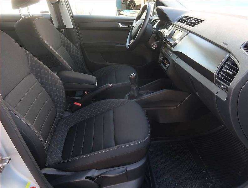 Škoda Fabia (2018) 1.0 TSI, ČR,1.maj, Serv.kniha - fotka 9 z 19