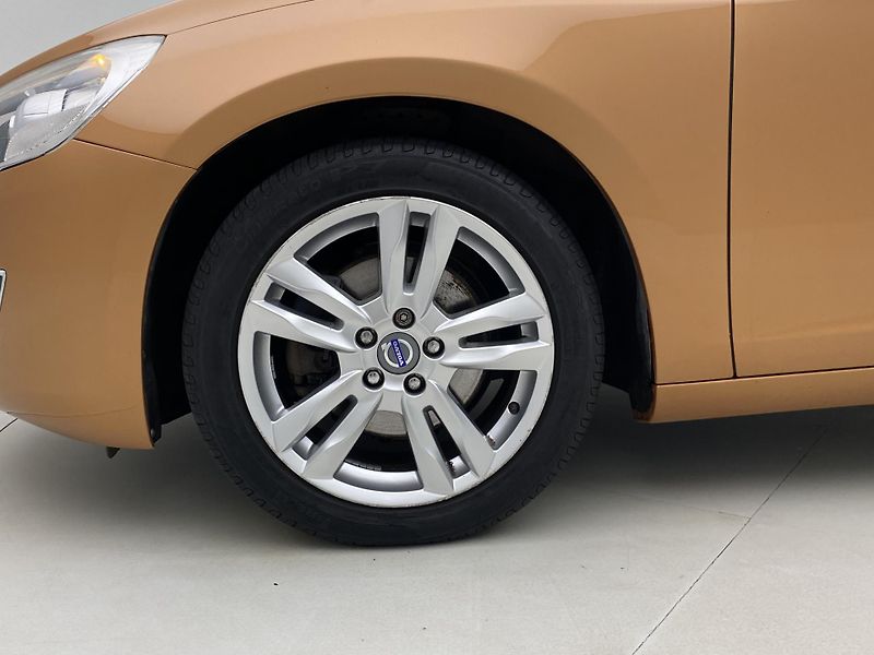 Volvo S60 D3 SUMMUM AUT  - fotka 31 z 46