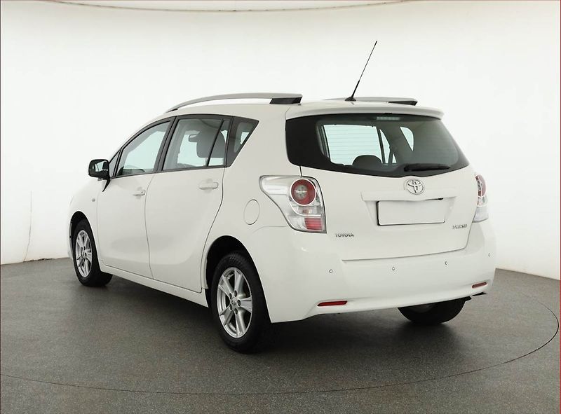 Toyota Verso (2011) 1.8 Valvematic, Automat, ČR - fotka 4 z 17