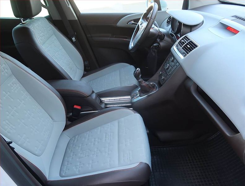 Opel Meriva (2014) 1.4 Turbo, Serv.kniha - fotka 9 z 22