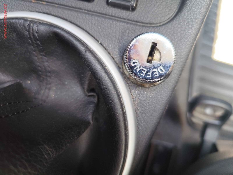 Škoda Roomster (2008) 1.9TDi, ČR, AC, výhřev sed - fotka 18 z 20